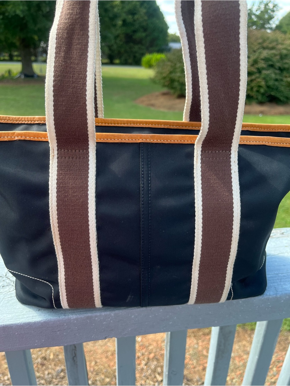 Coach Hamptons Vintage Nylon tote w/ matching wallet. 2003 - Picture 5 of 10